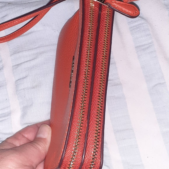 Coach wristlet - Picture 2 of 4